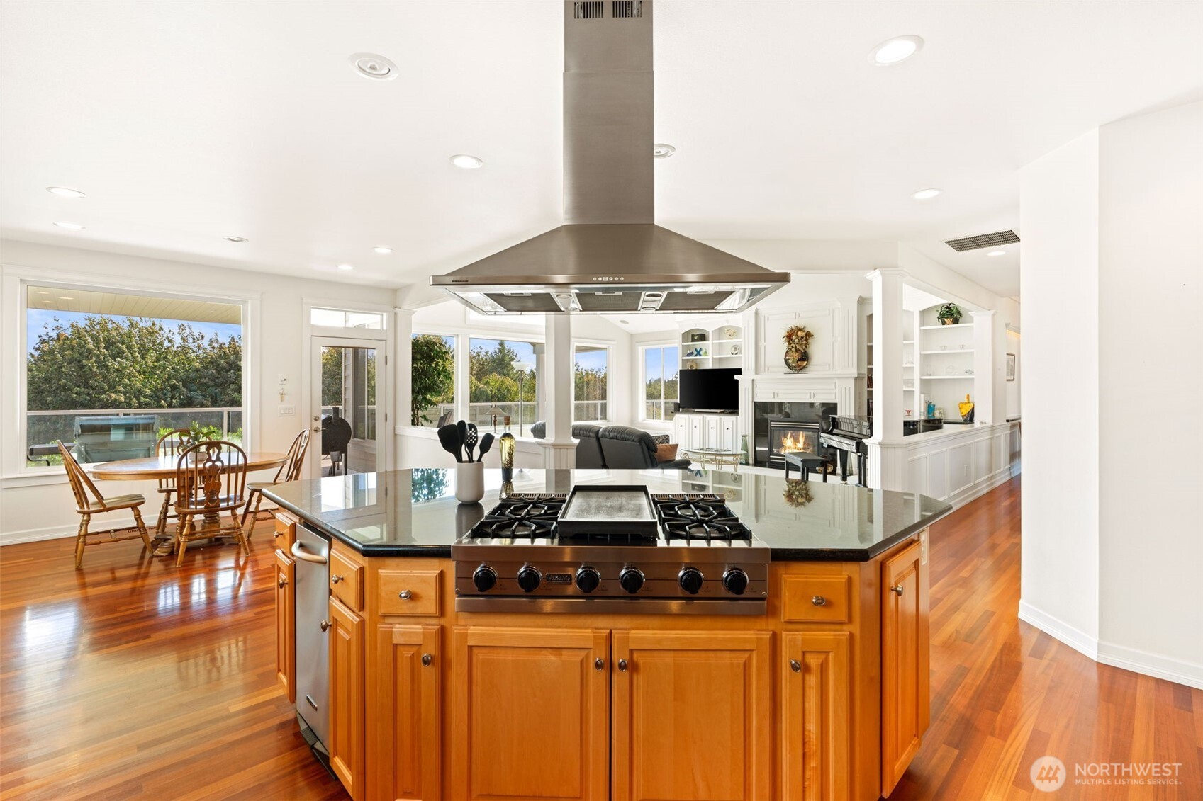 12138 Dream Street Property Photo 7