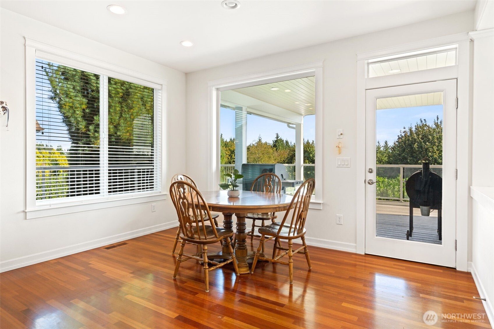 12138 Dream Street Property Photo 9