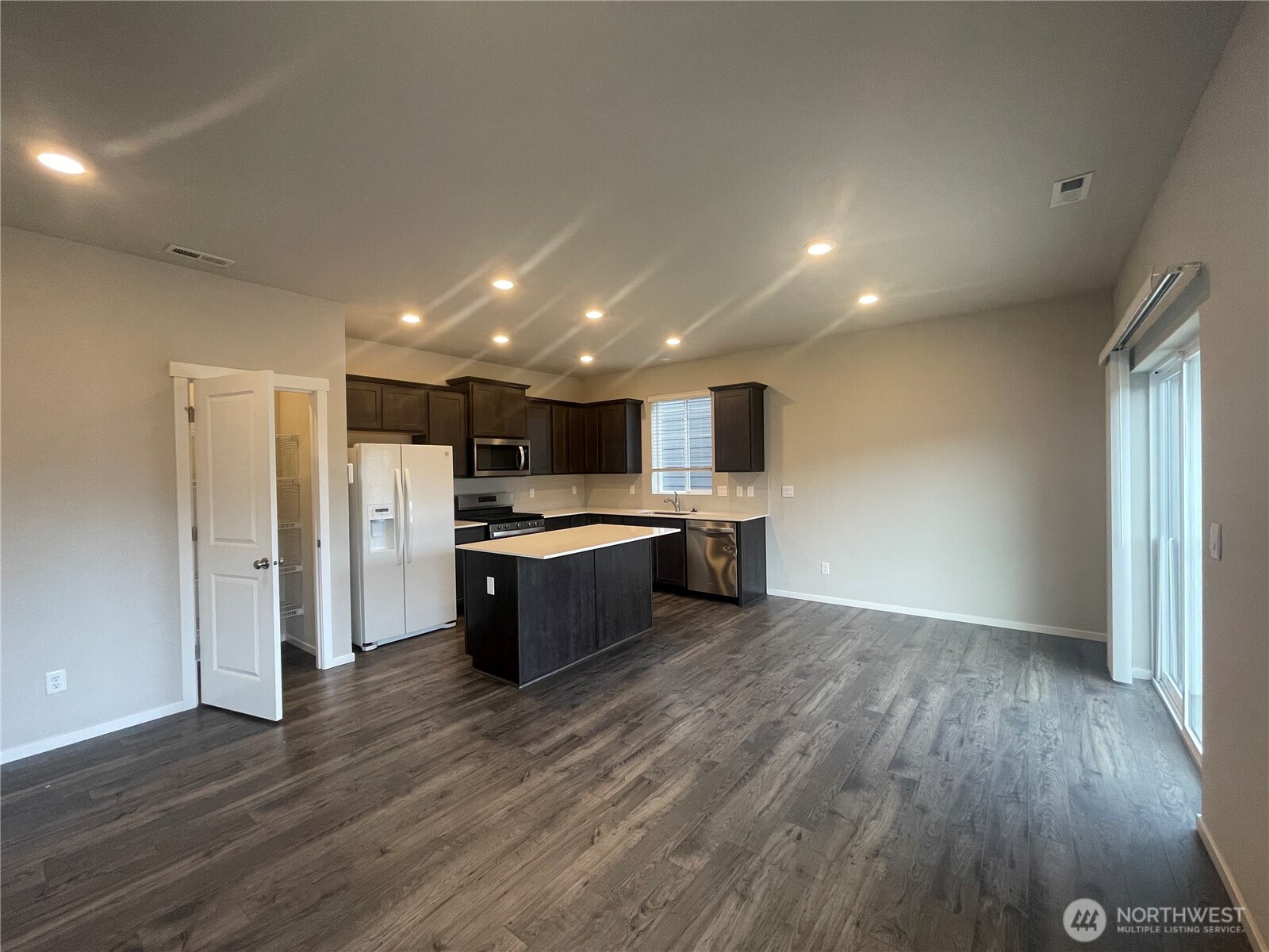 5833 Waverly Road Property Photo 4