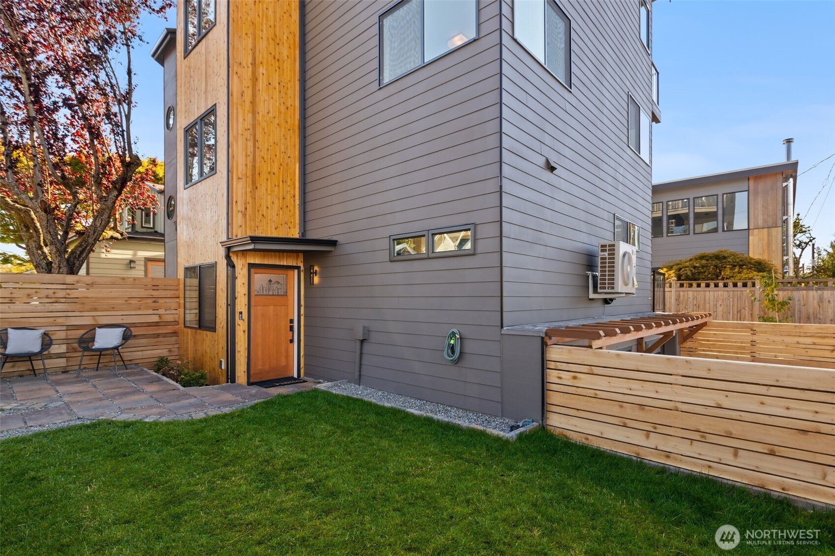 5027 Sw Waite Street Property Photo 2