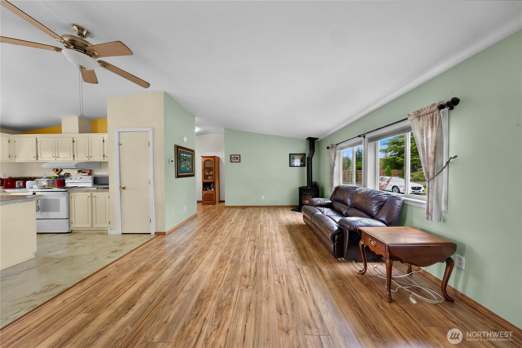 5823 Northwest Drive Property Photo 8