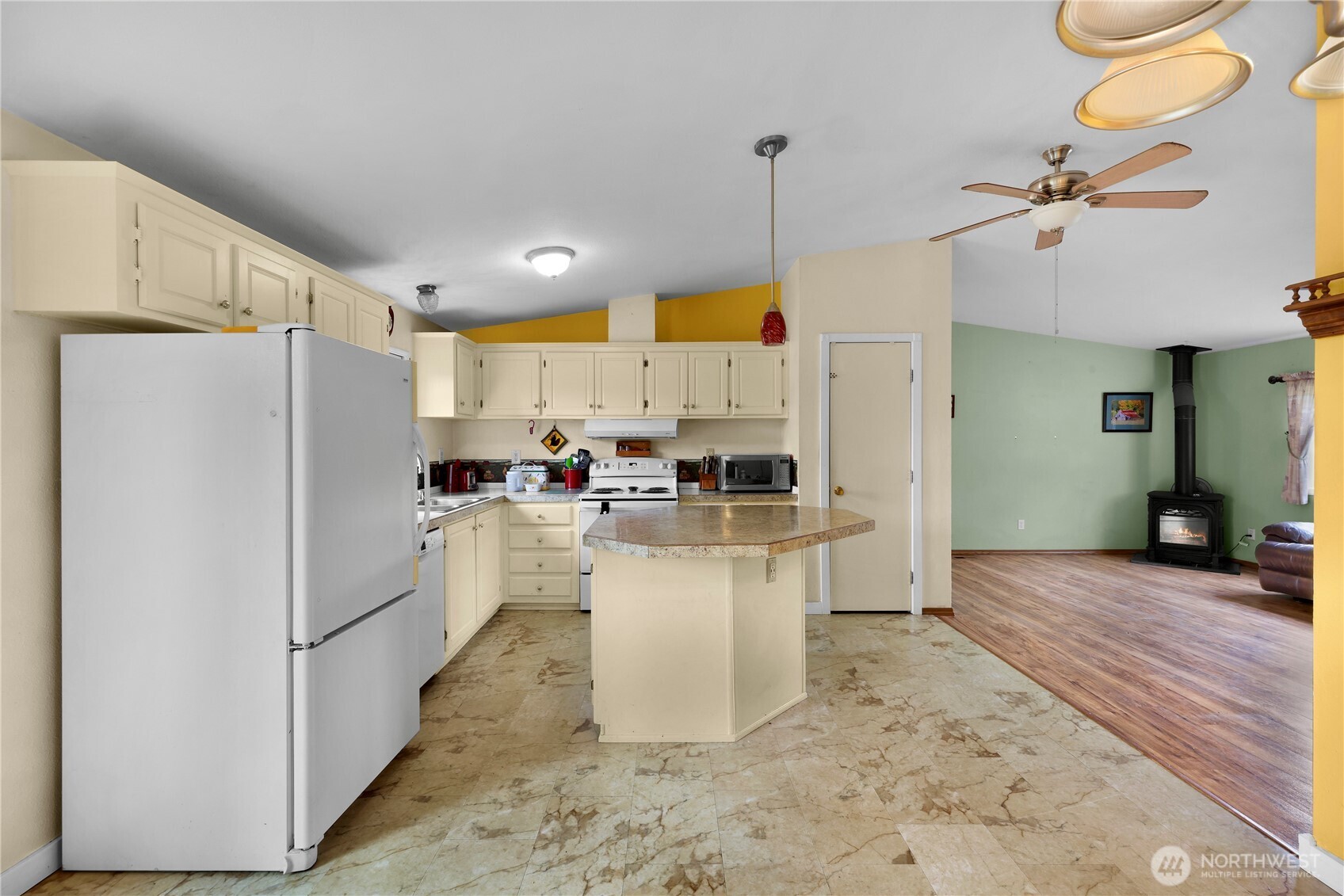 5823 Northwest Drive Property Photo 15