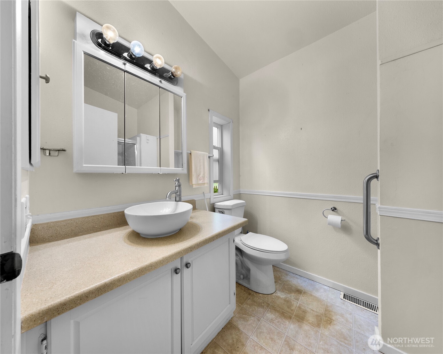 5823 Northwest Drive Property Photo 18