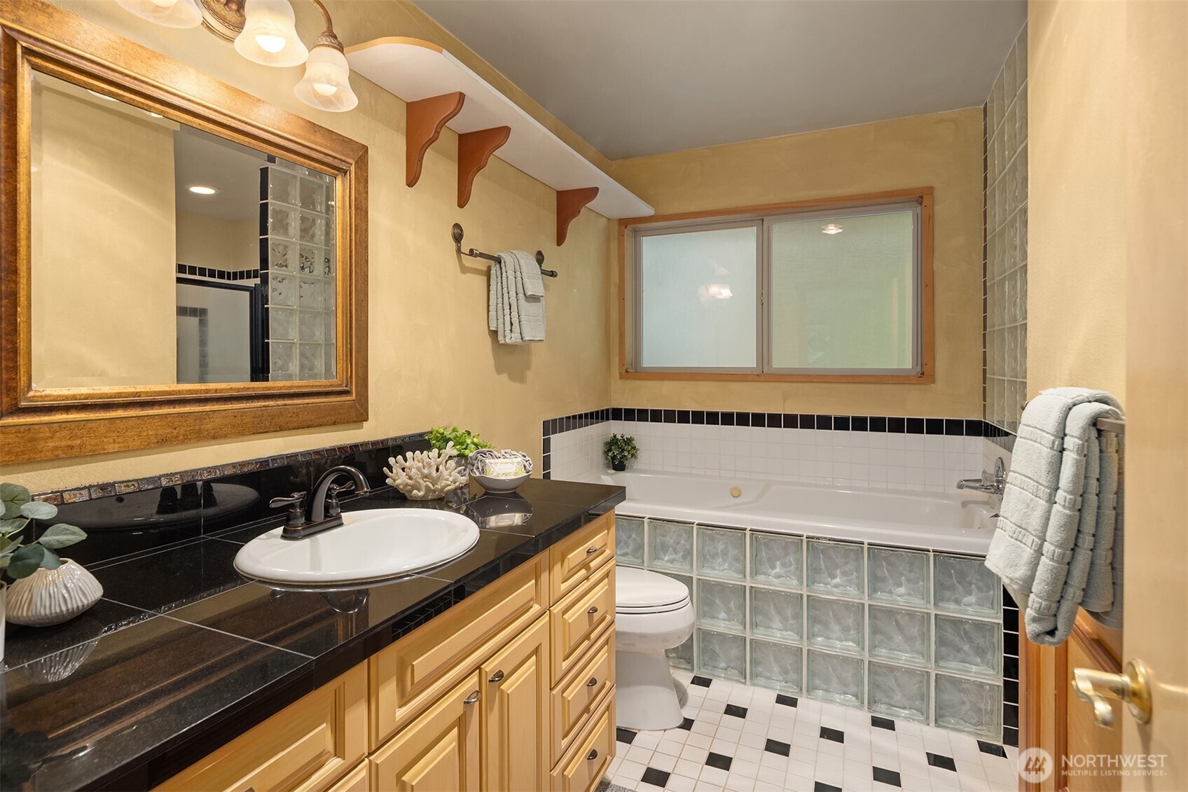 4305 Meander Lane Property Photo 17