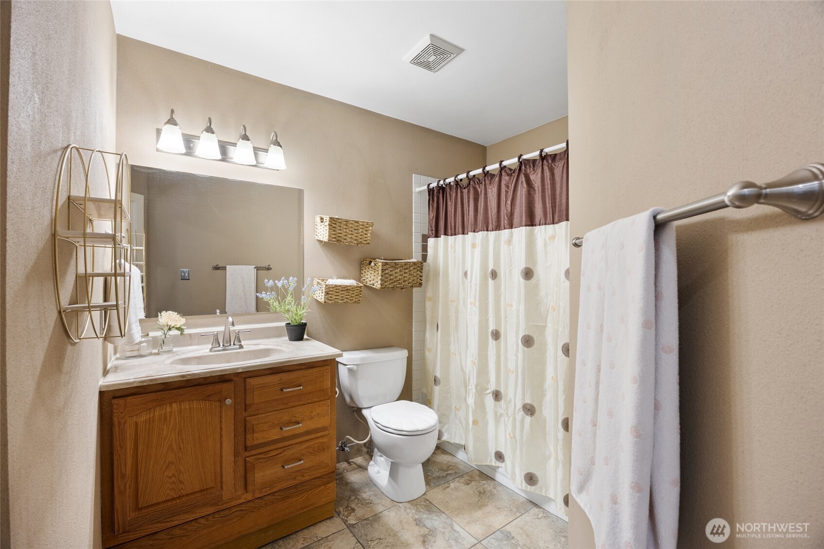 2005 Center Court Drive Property Photo 27