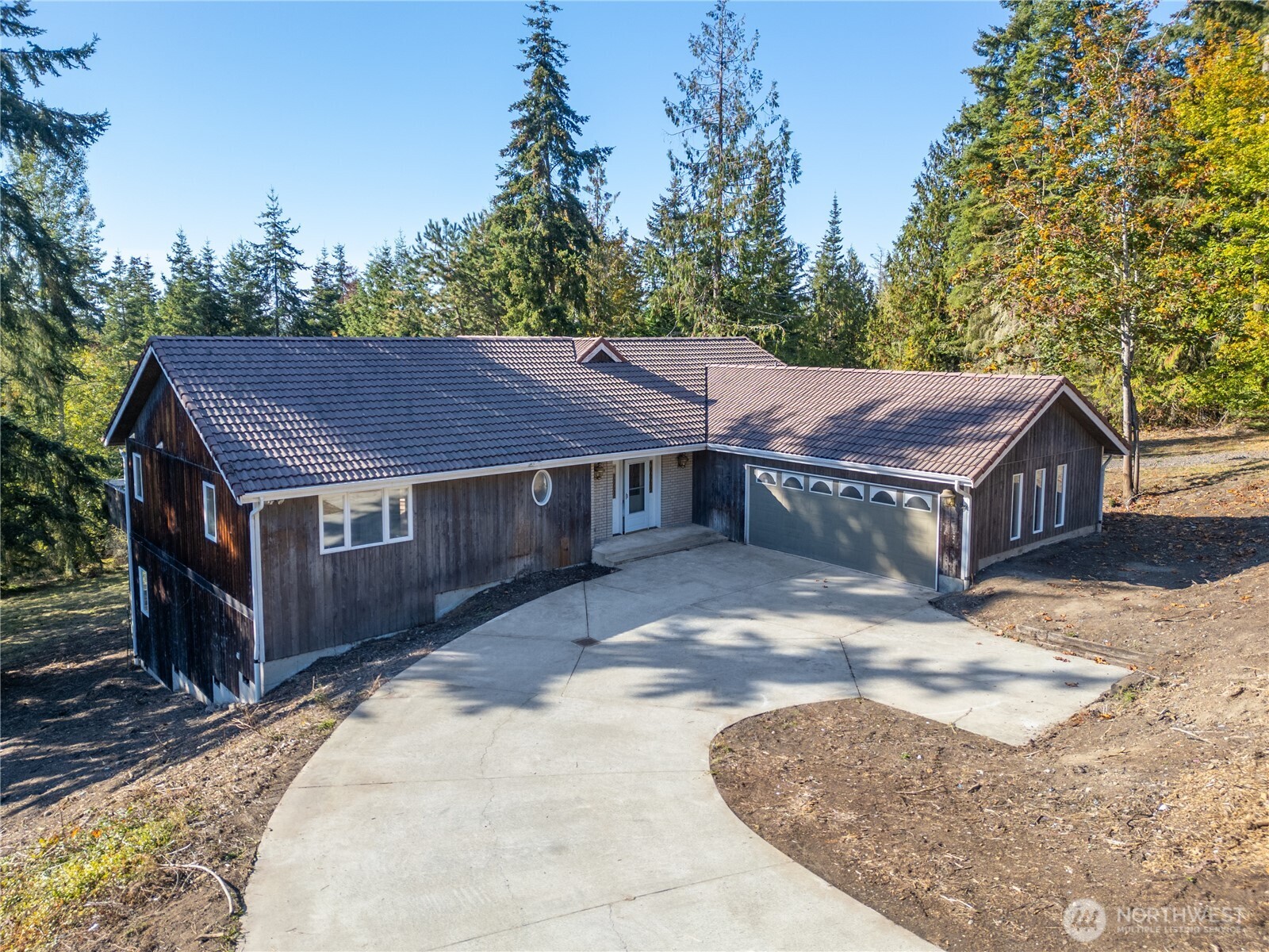 1492 Fox Hollow Road Property Photo 1