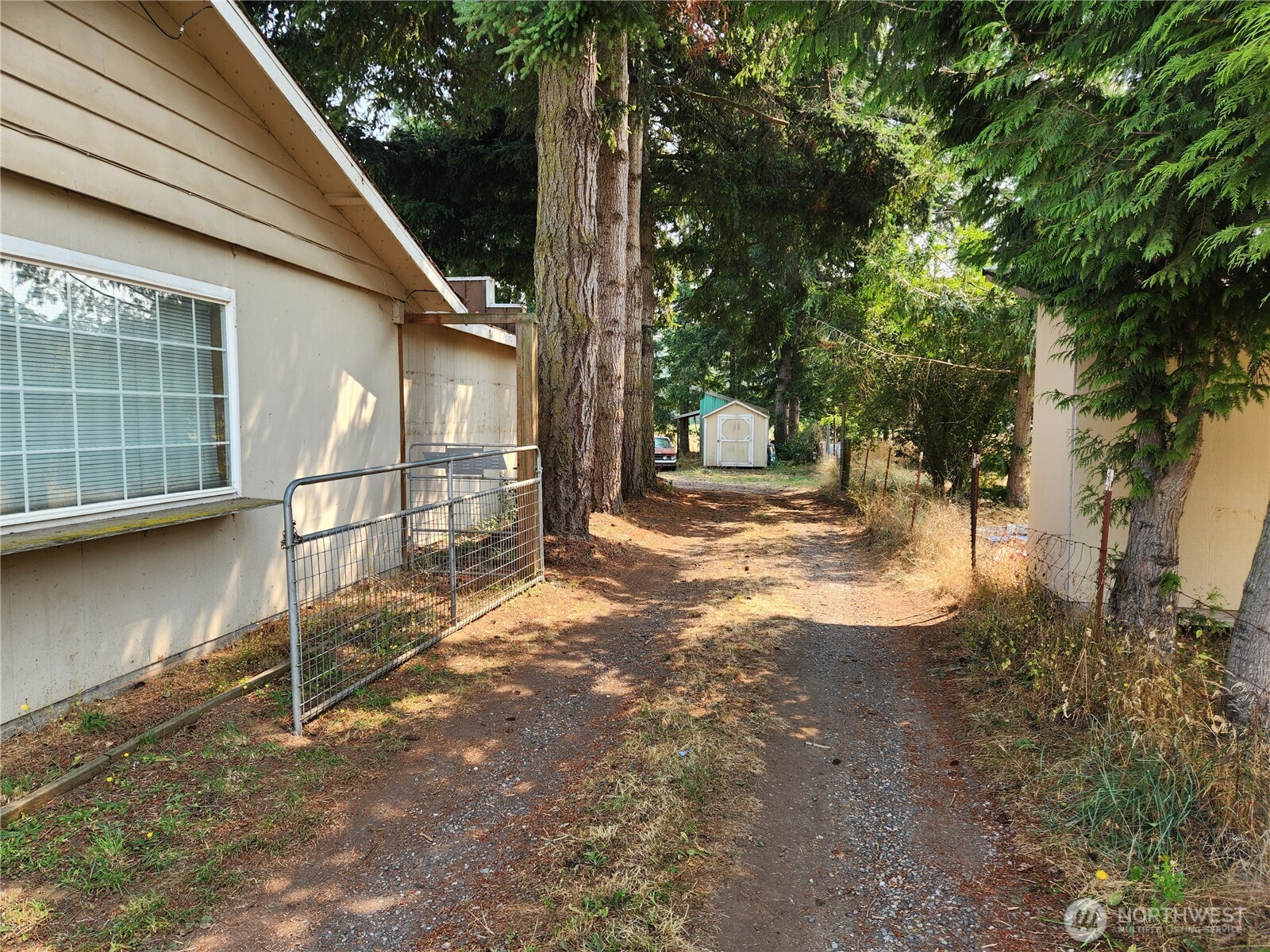 273 W Bartlett Property Photo 3