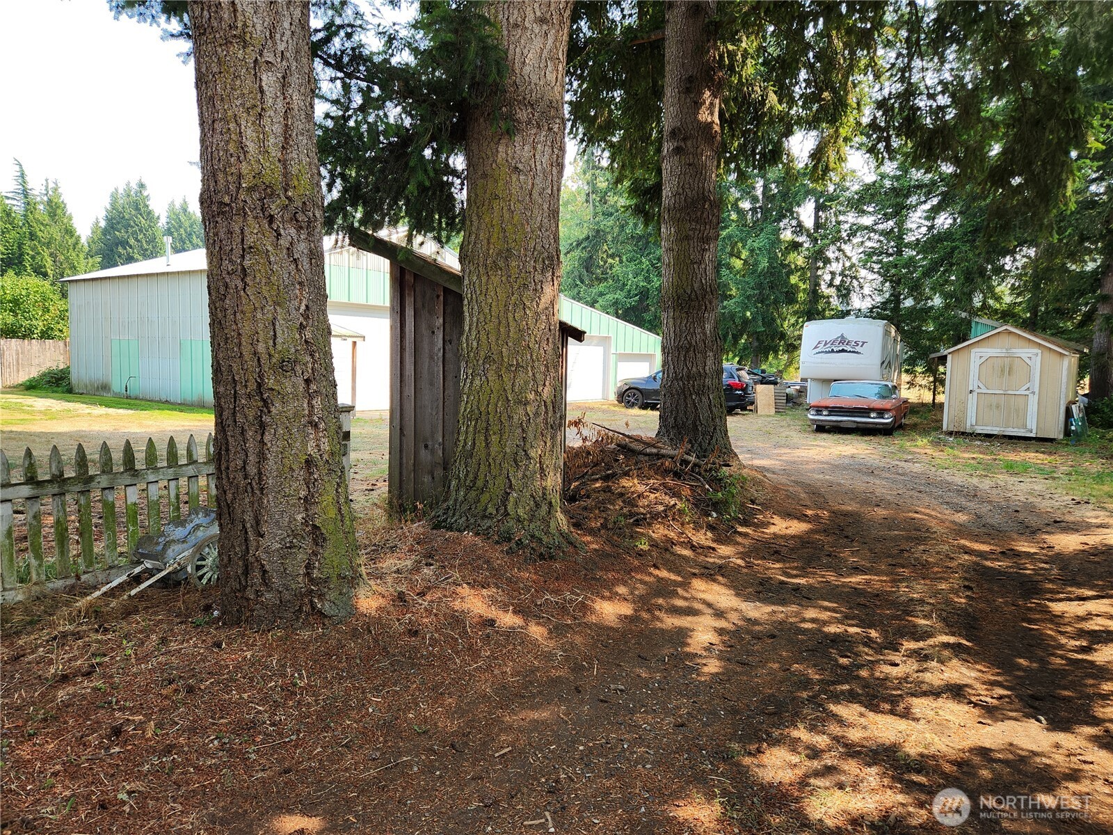273 W Bartlett Property Photo 4