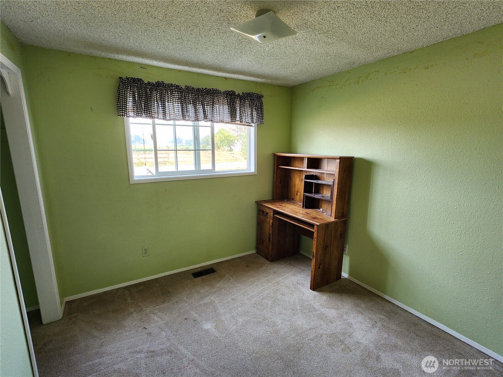 273 W Bartlett Property Photo 18