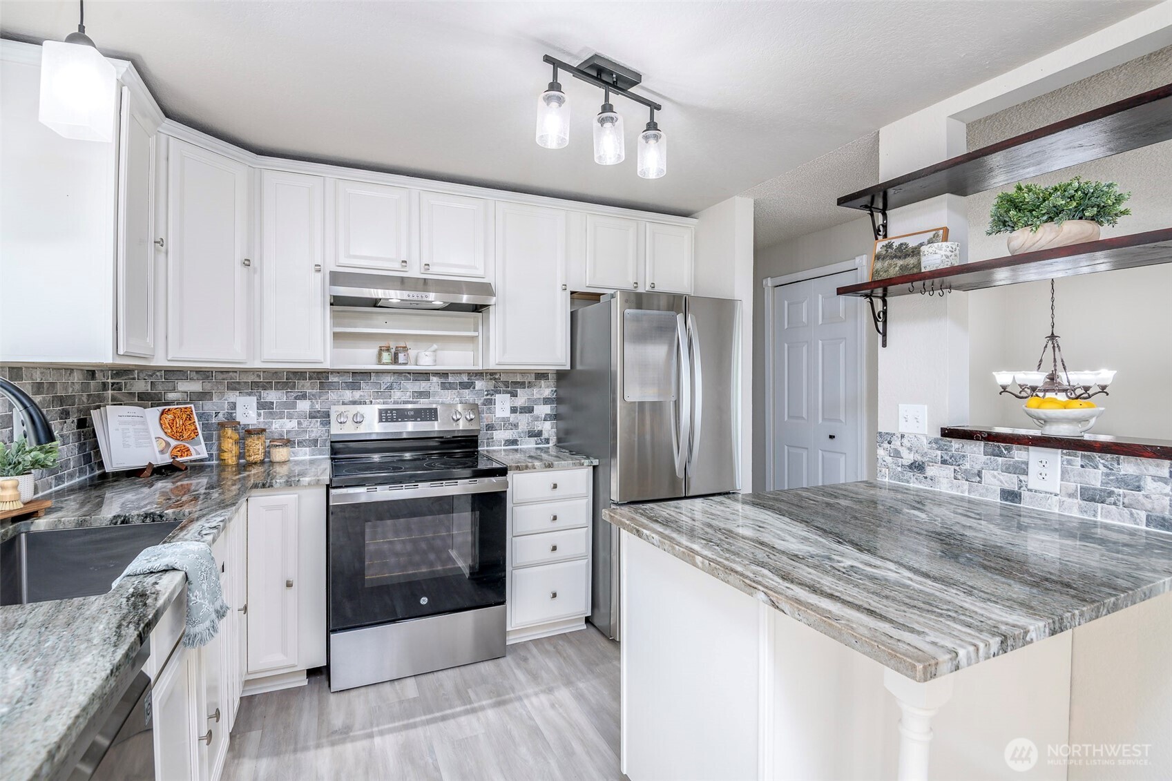 5532 34th Street Property Photo 12
