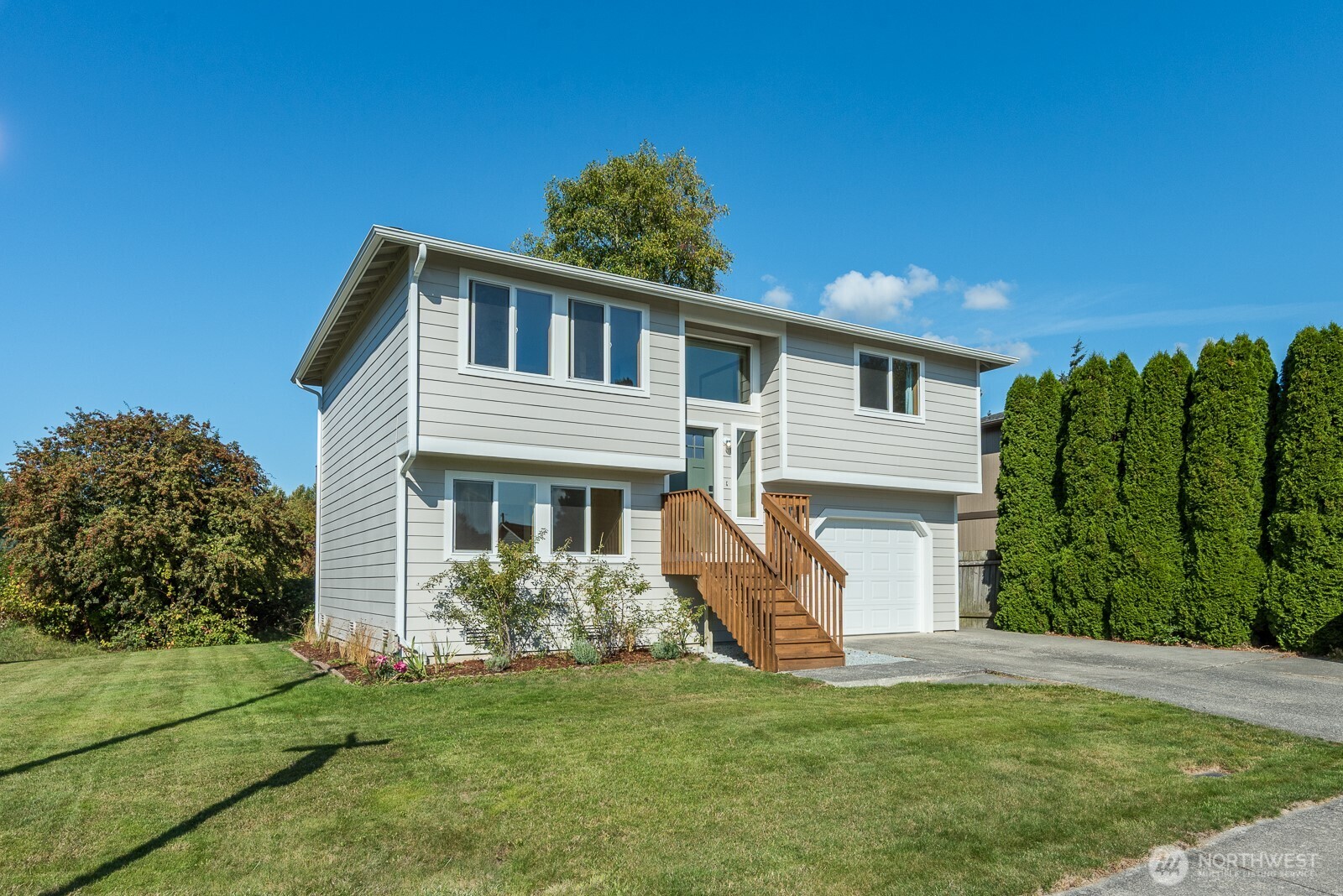 7727 274th Street Property Photo 2