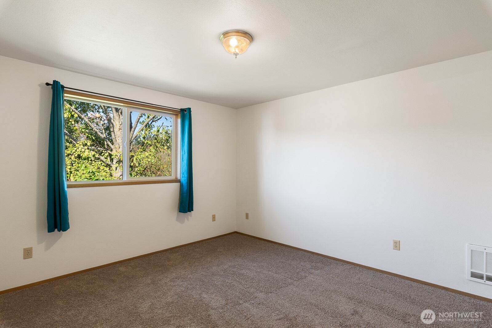7727 274th Street Property Photo 13