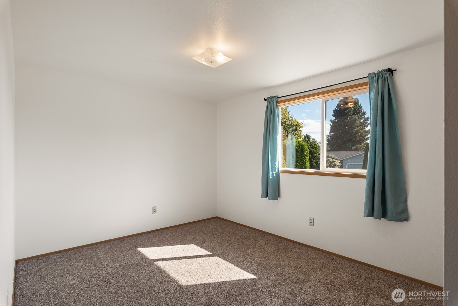 7727 274th Street Property Photo 16
