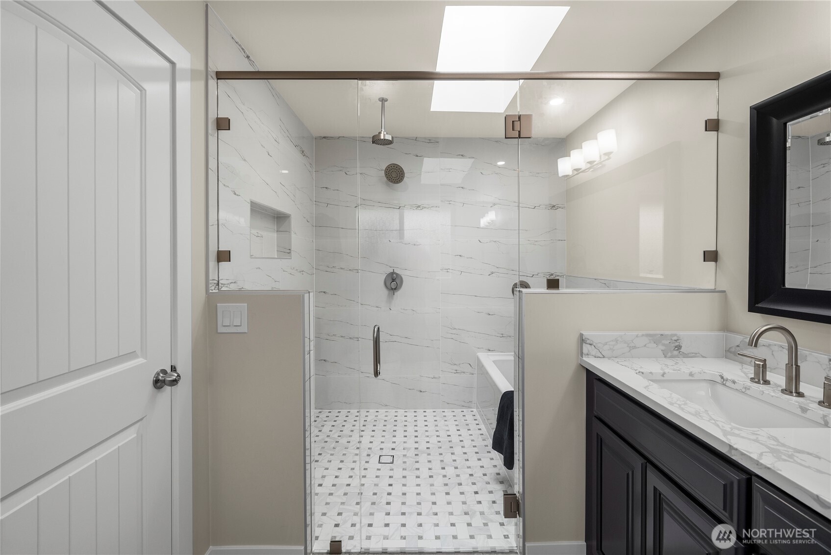 22800 Upper Dorre Don Way Property Photo 26
