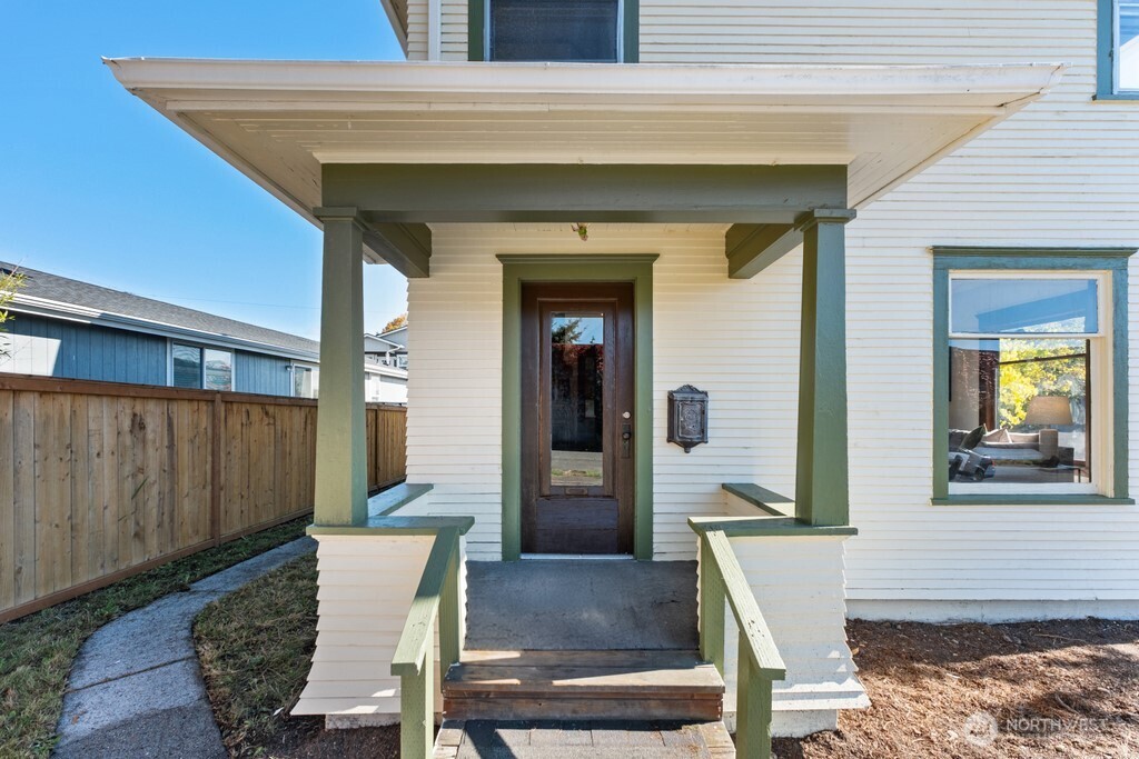 2305 Harrison Avenue Property Photo 3