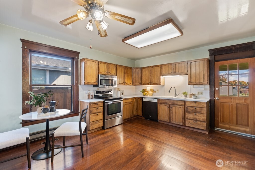 2305 Harrison Avenue Property Photo 11