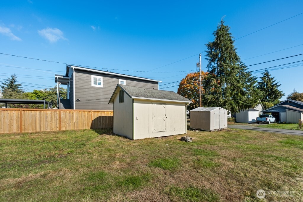 2305 Harrison Avenue Property Photo 28
