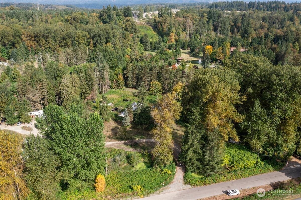18646 Byers Road Property Photo 8