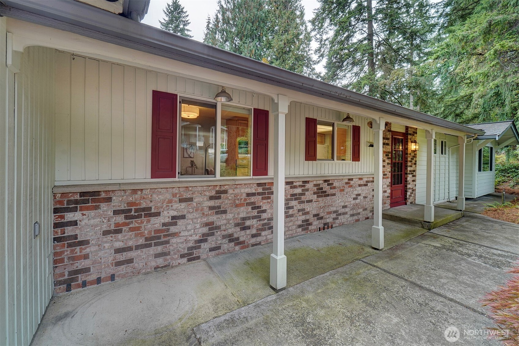 4525 82nd Place Property Photo 5