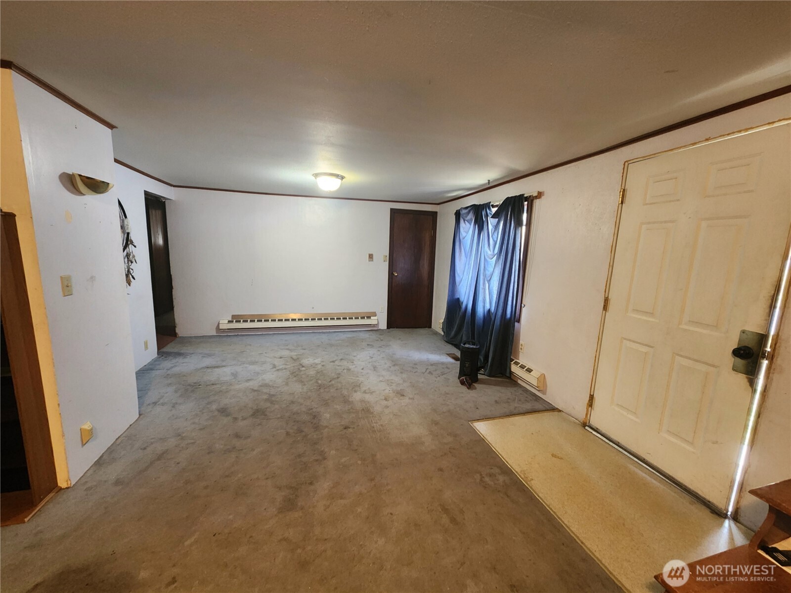 656 S Madison Street Property Photo 4