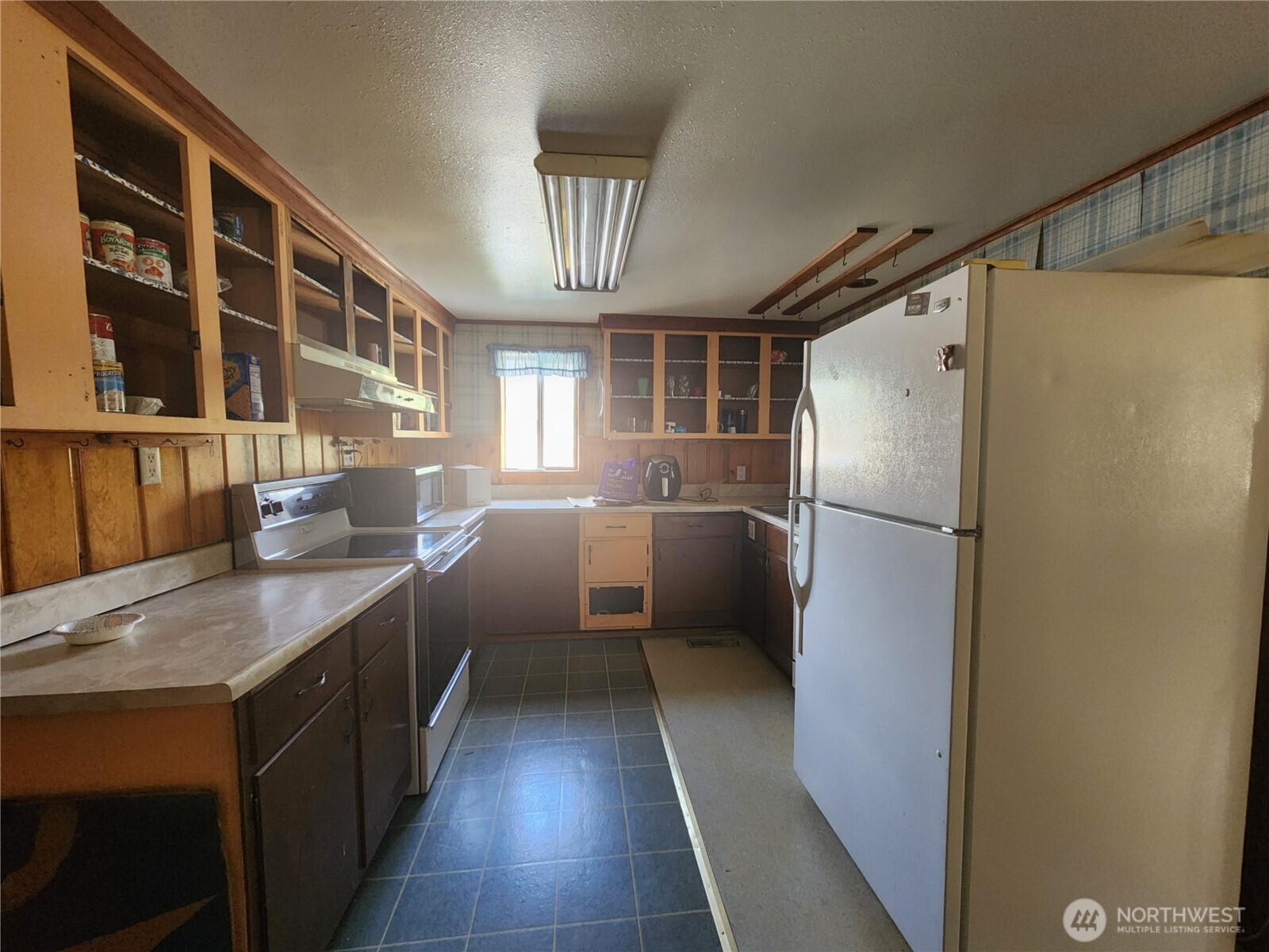 656 S Madison Street Property Photo 5