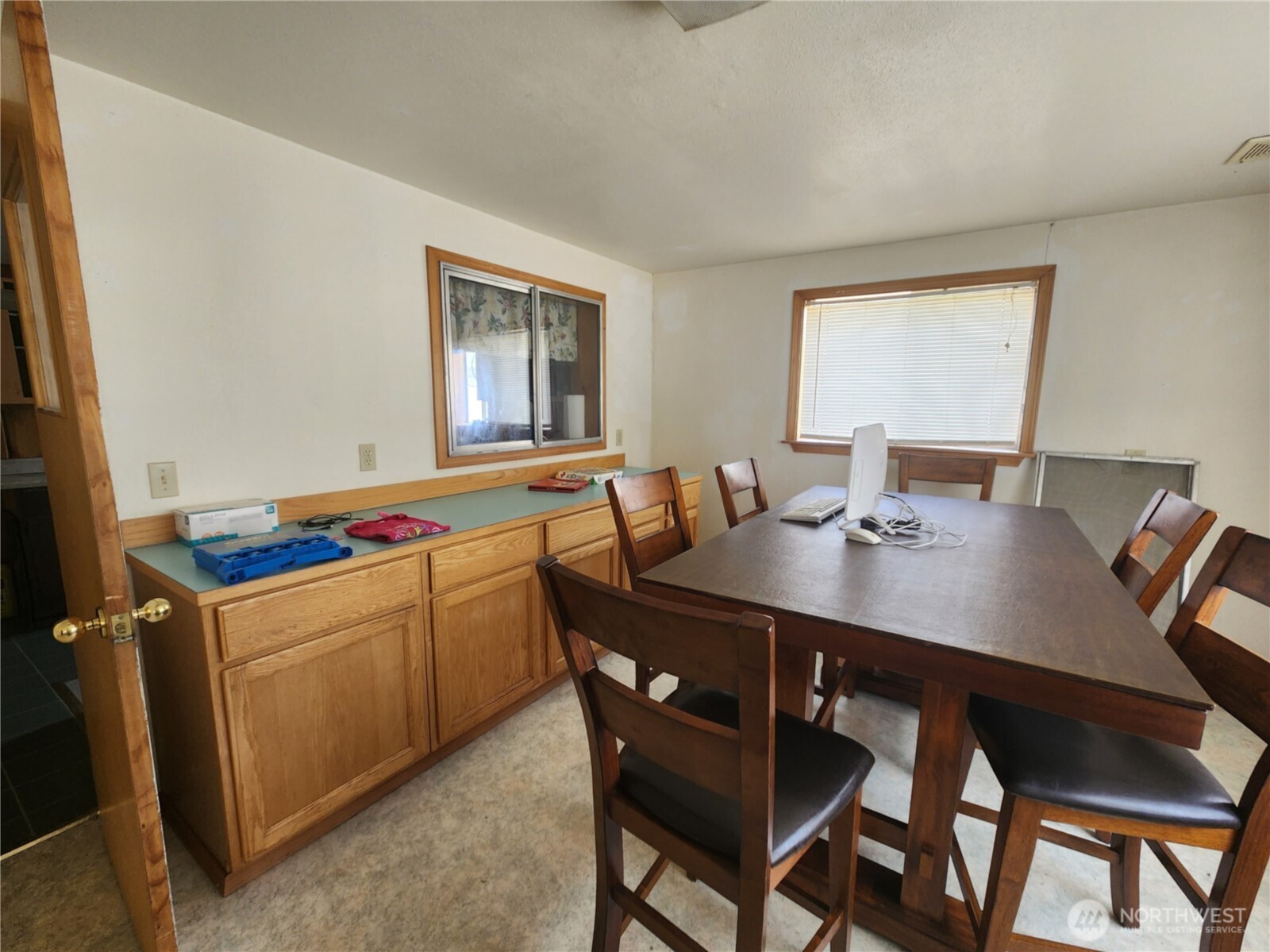 656 S Madison Street Property Photo 7