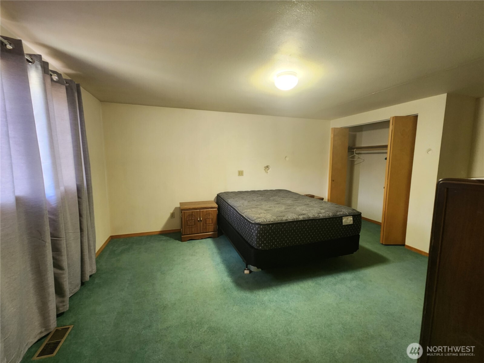 656 S Madison Street Property Photo 11