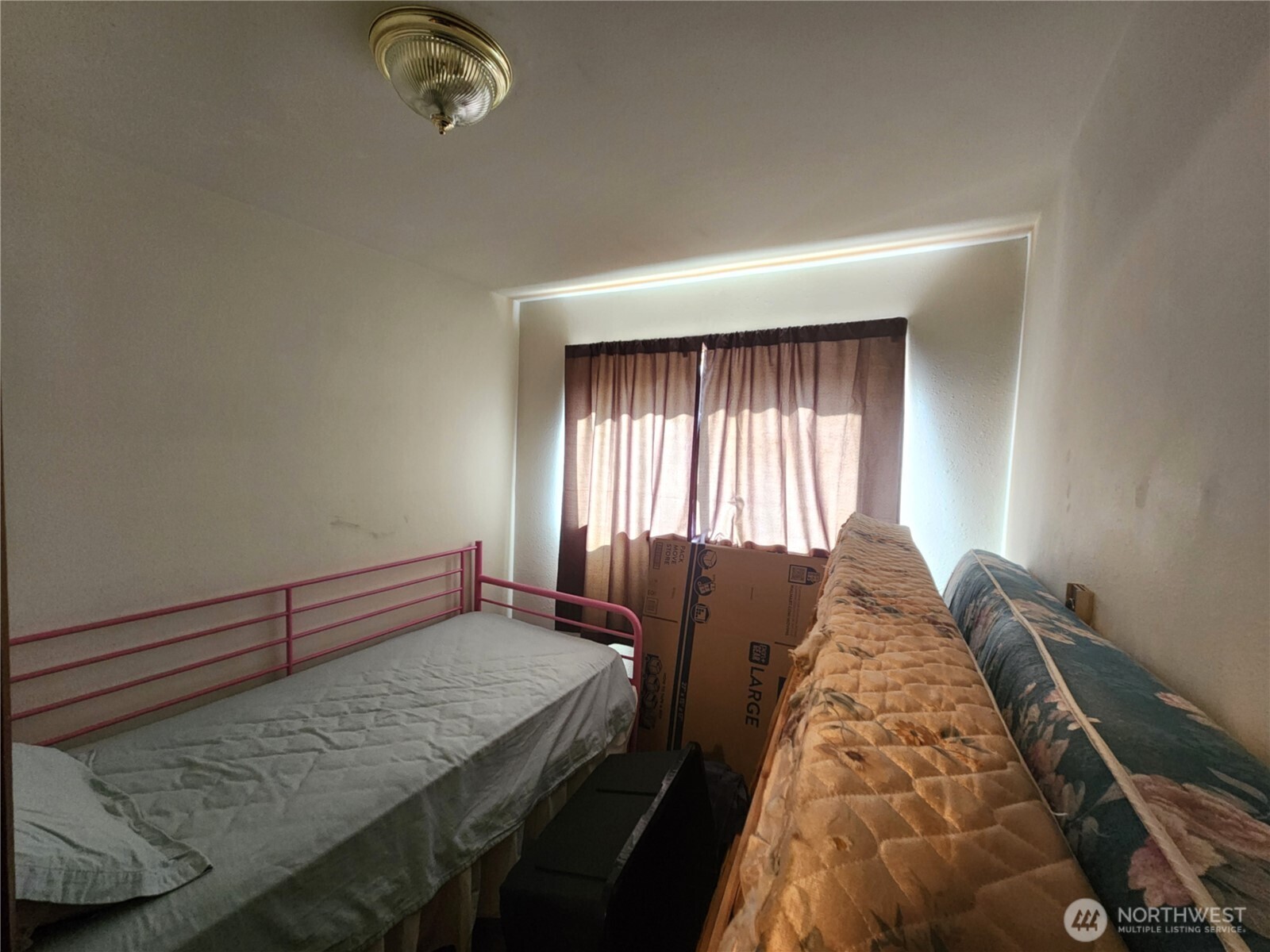 656 S Madison Street Property Photo 13