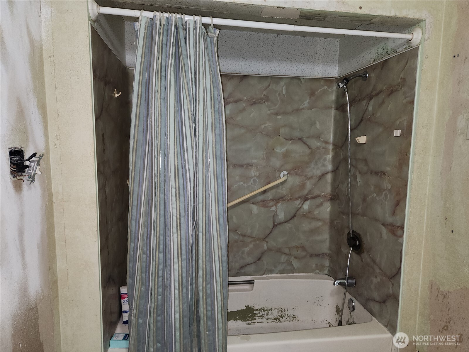 656 S Madison Street Property Photo 16