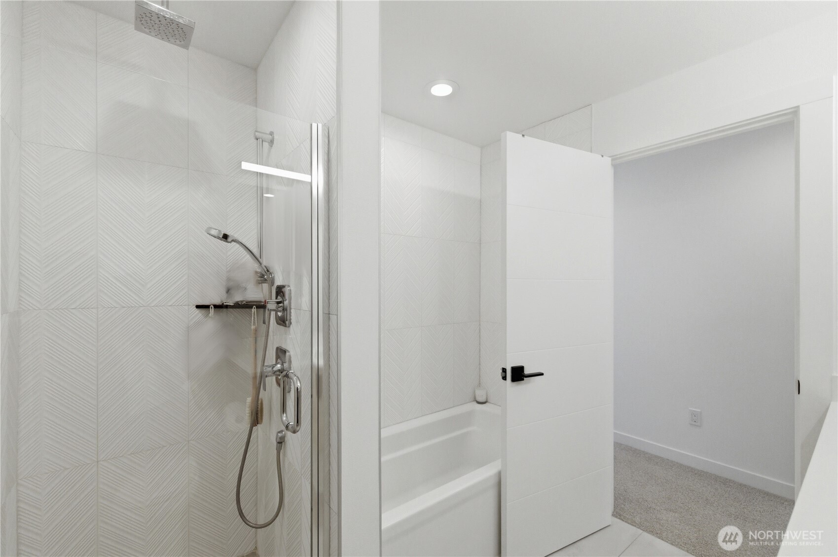 909 Hiawatha Place C Property Photo 19