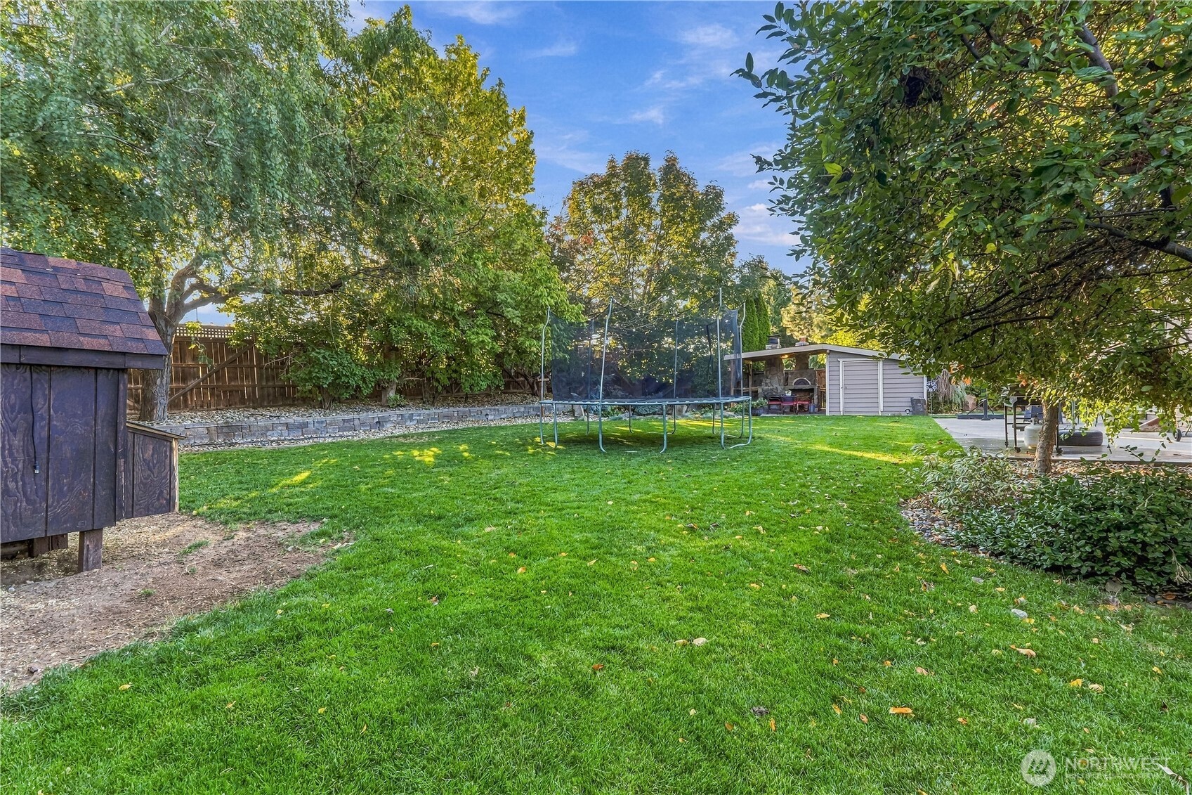 2434 Highland View Drive Property Photo 6