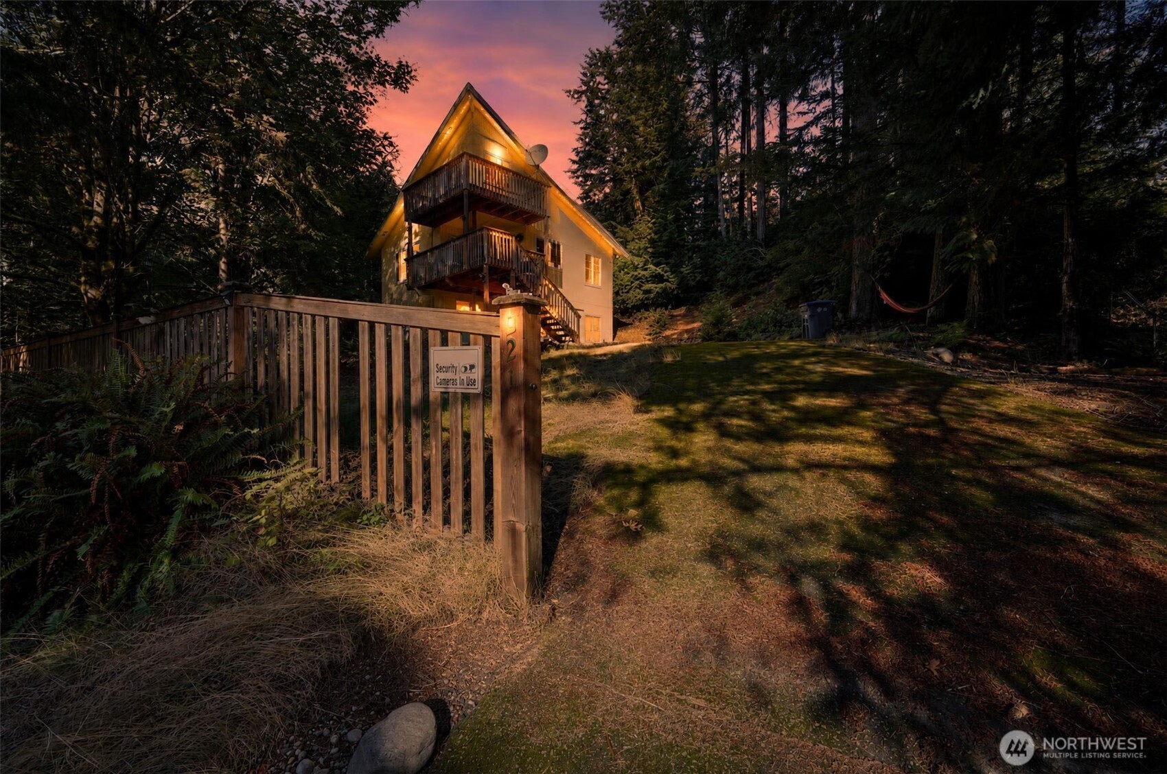 221 N Trail Head Loop Property Photo 1