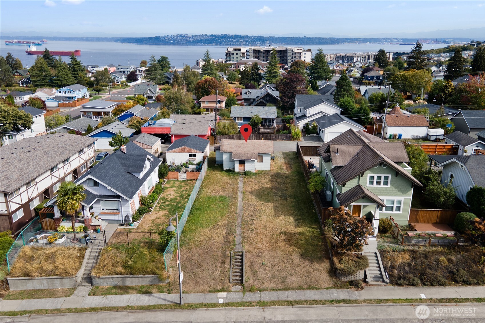 5209 N Pearl Street Property Photo 4
