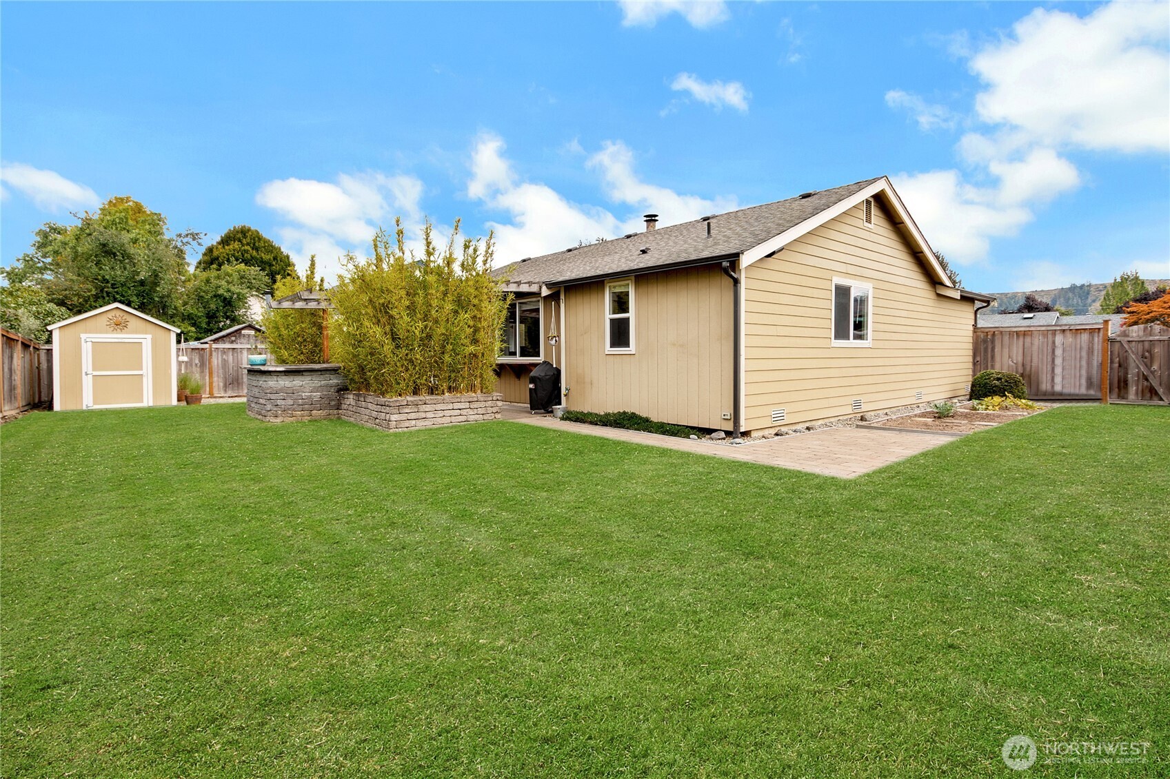 6506 155th Avenue Property Photo 4