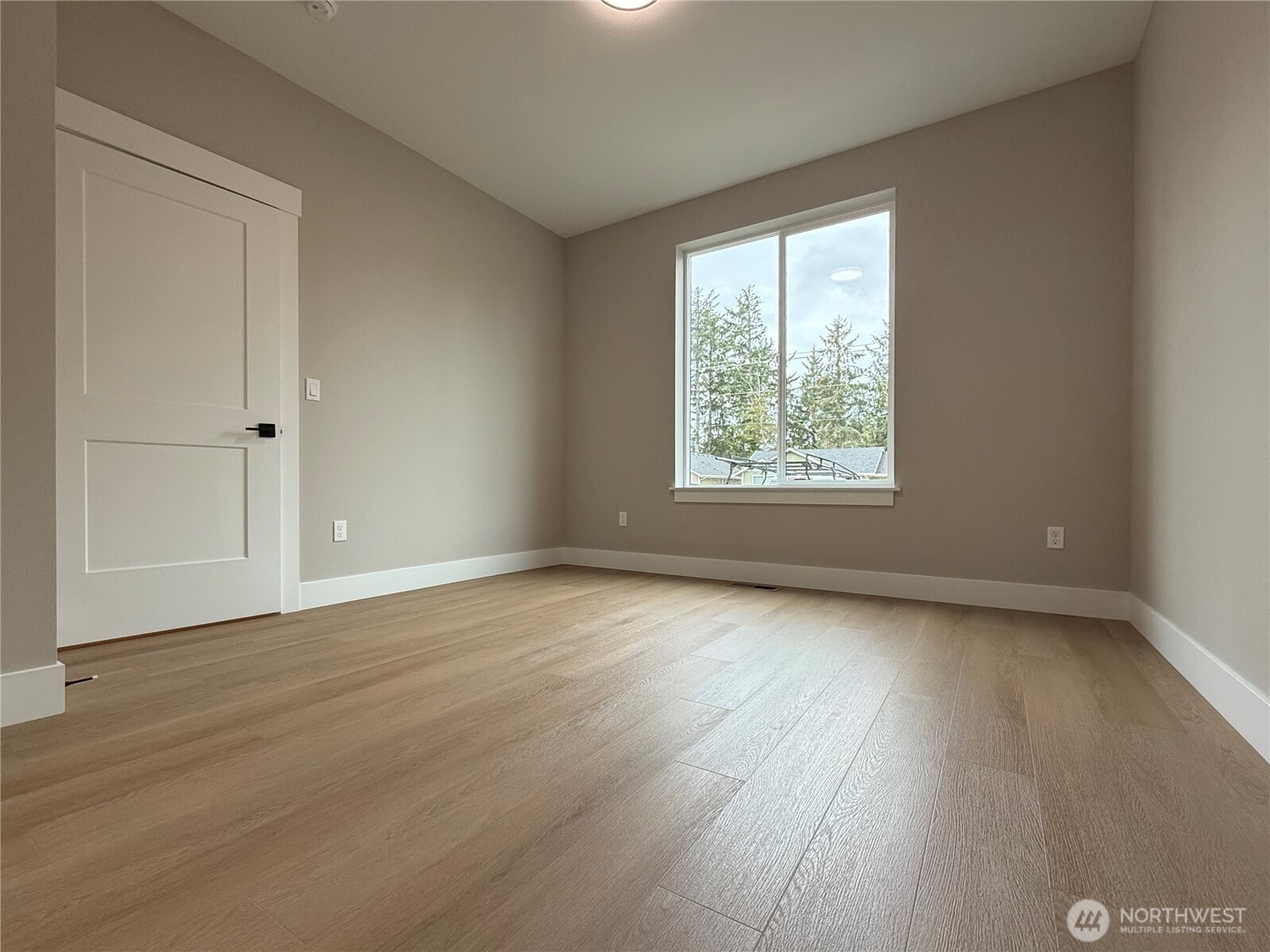 870 Mount Olympus Avenue Property Photo 37