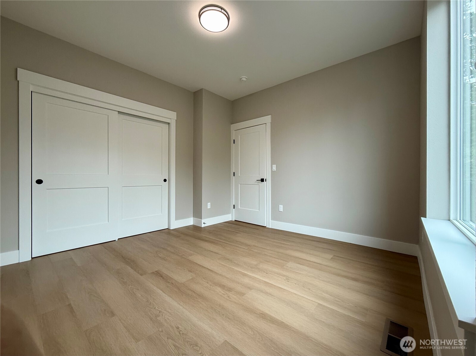 870 Mount Olympus Avenue Property Photo 38