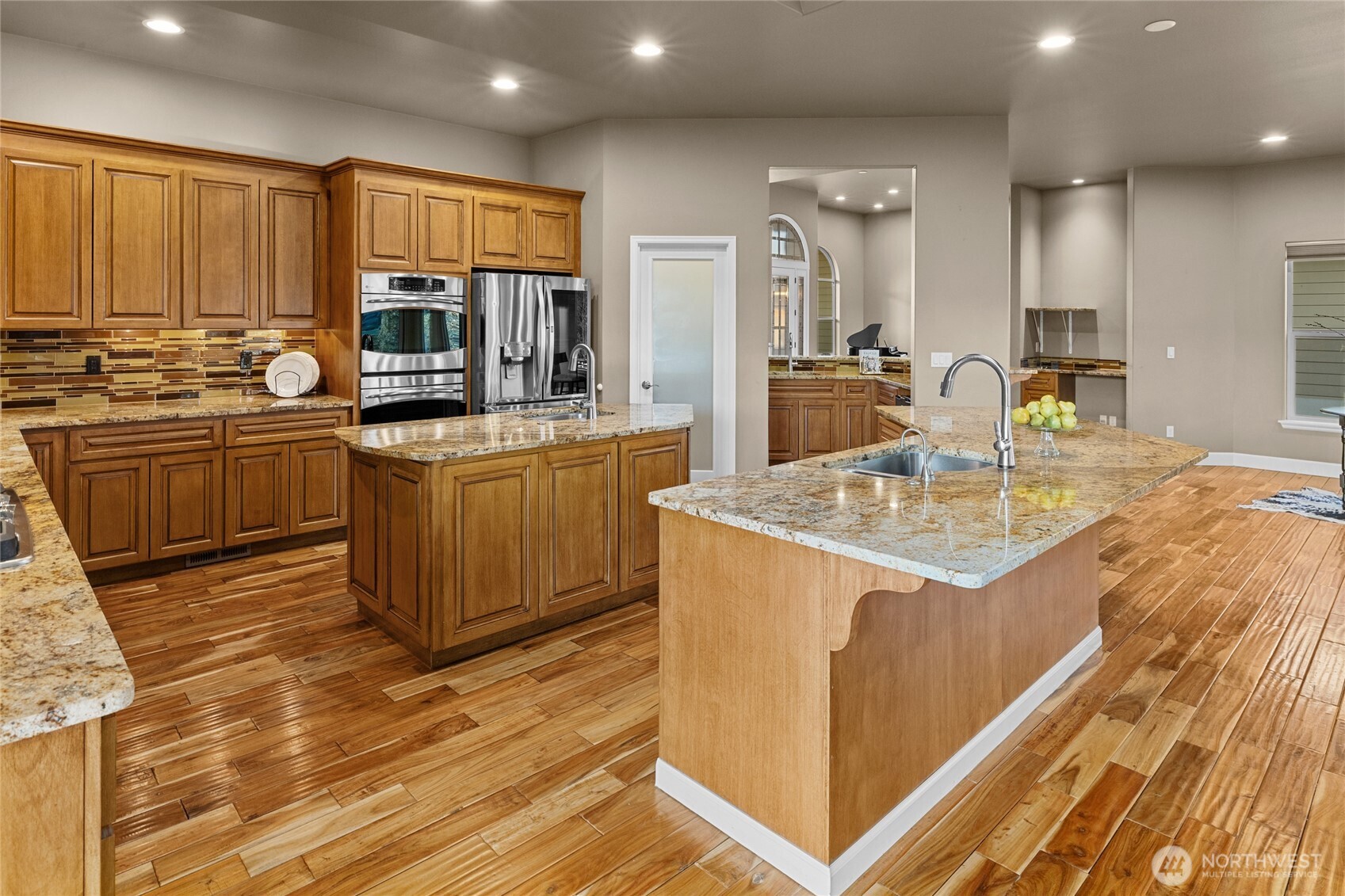 240 Majestic Heights Drive Property Photo 9