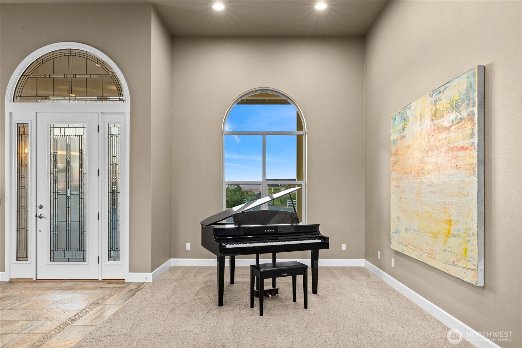 240 Majestic Heights Drive Property Photo 14