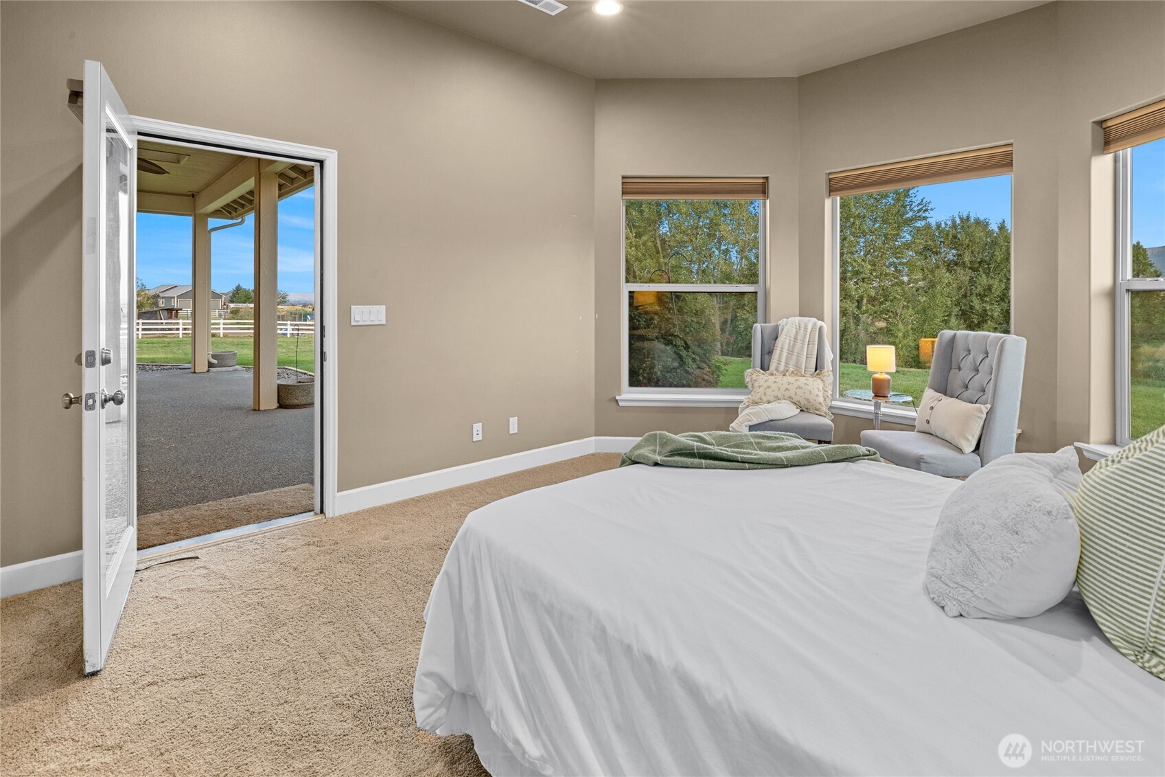 240 Majestic Heights Drive Property Photo 26