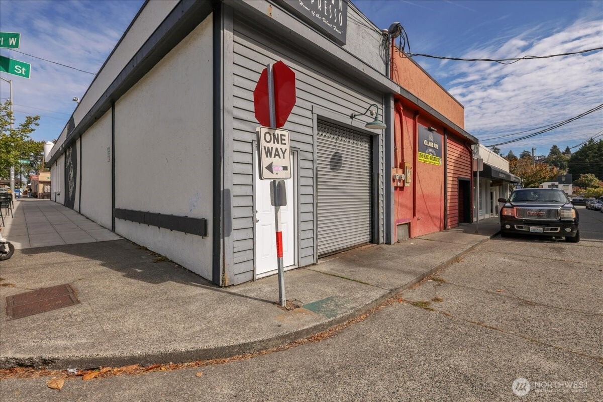 3221 W Mcgraw Street Property Photo 19