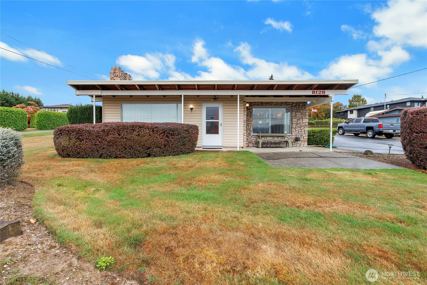 8126 Woodland Avenue Property Photo 4