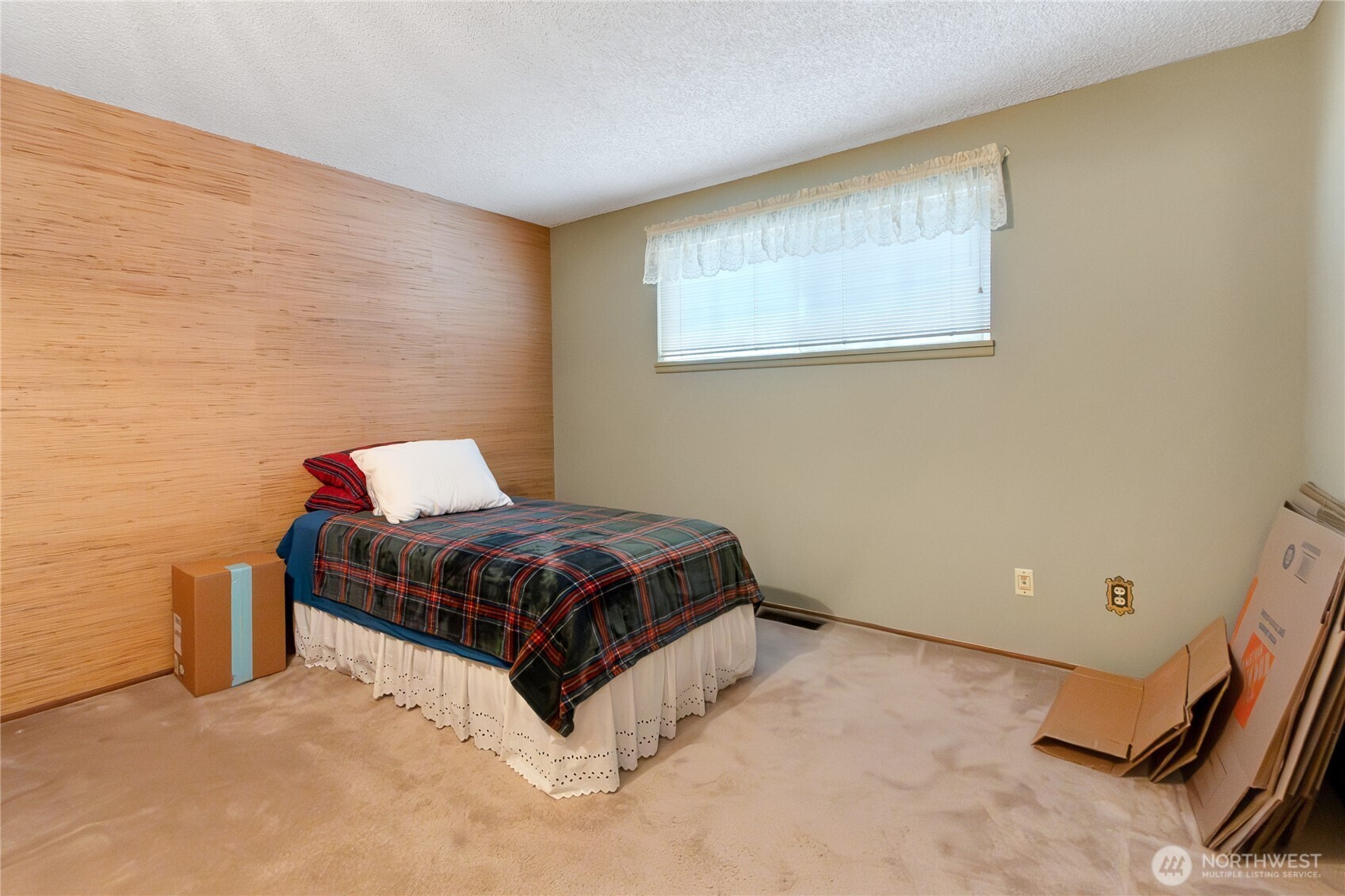 8126 Woodland Avenue Property Photo 14