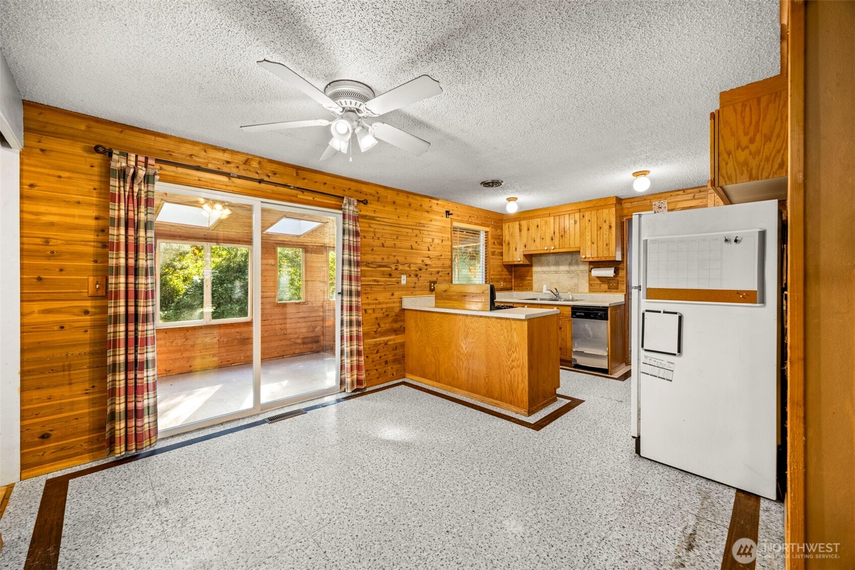 2431 Sidney Lane Property Photo 7