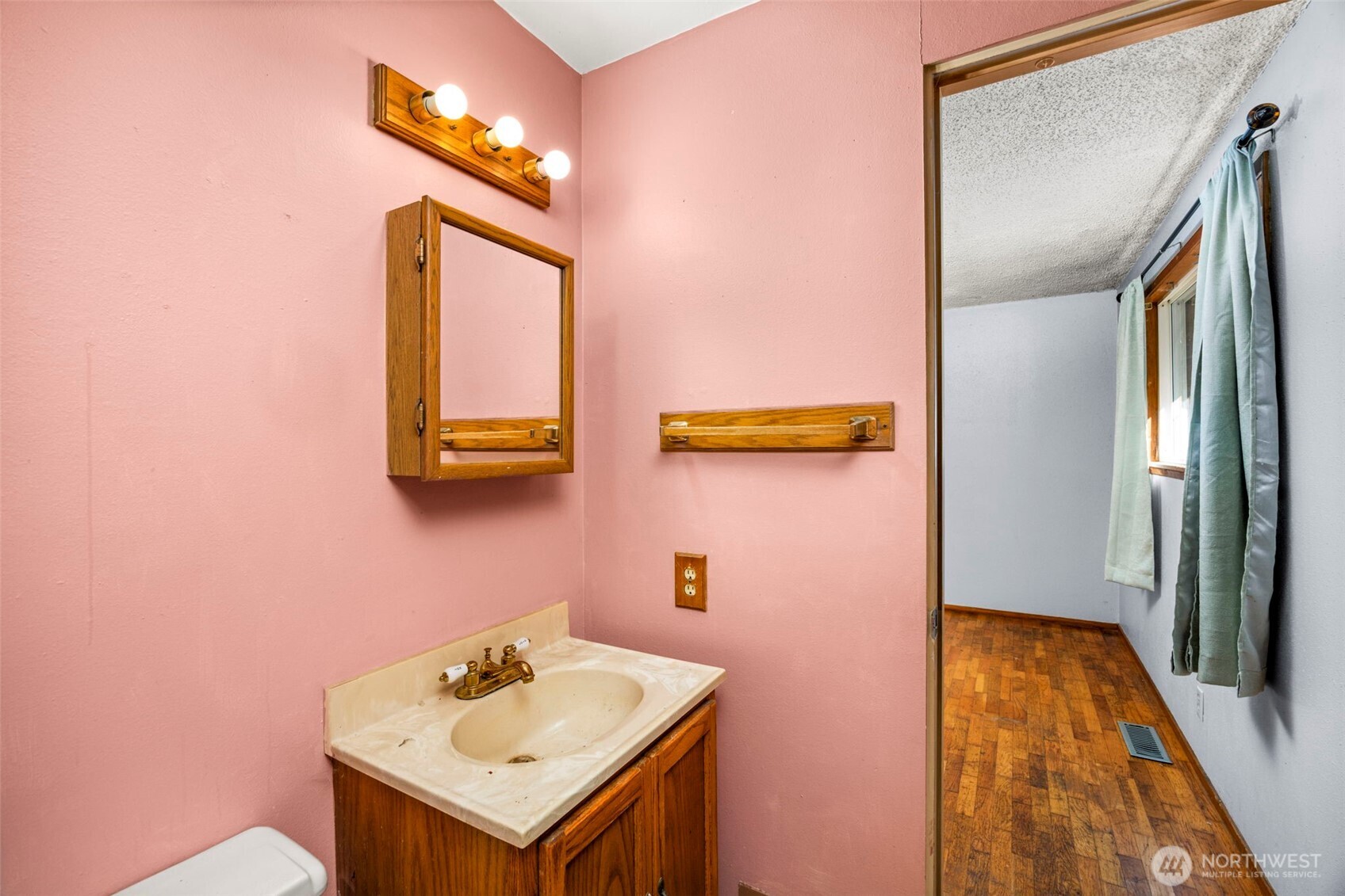 2431 Sidney Lane Property Photo 20
