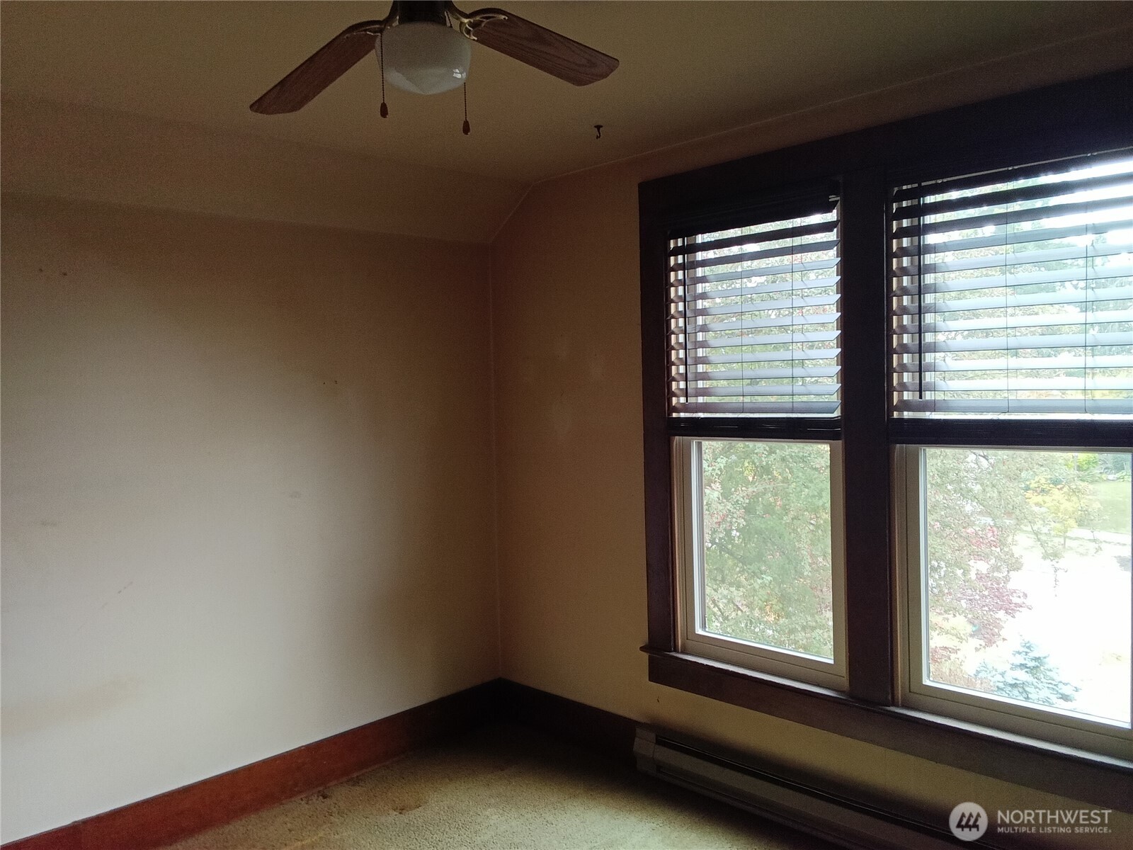 815 N Cushman Avenue Property Photo 4