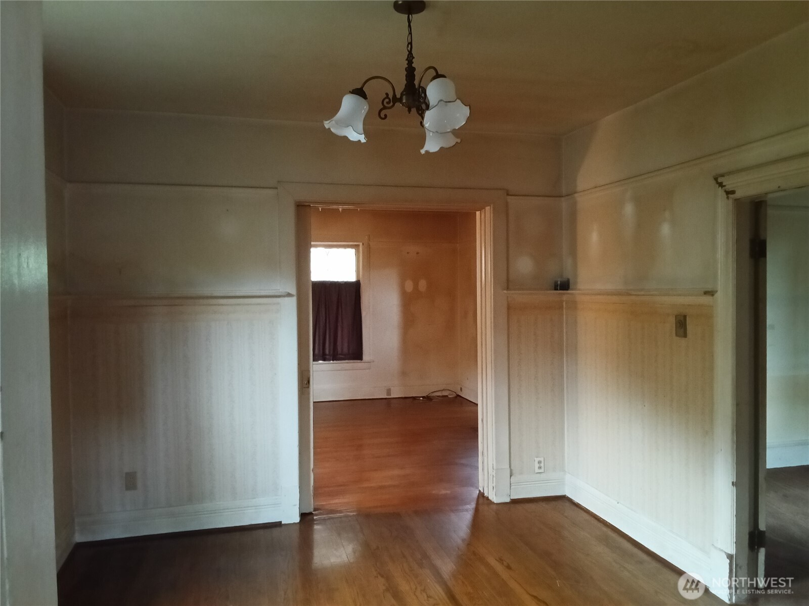 815 N Cushman Avenue Property Photo 6