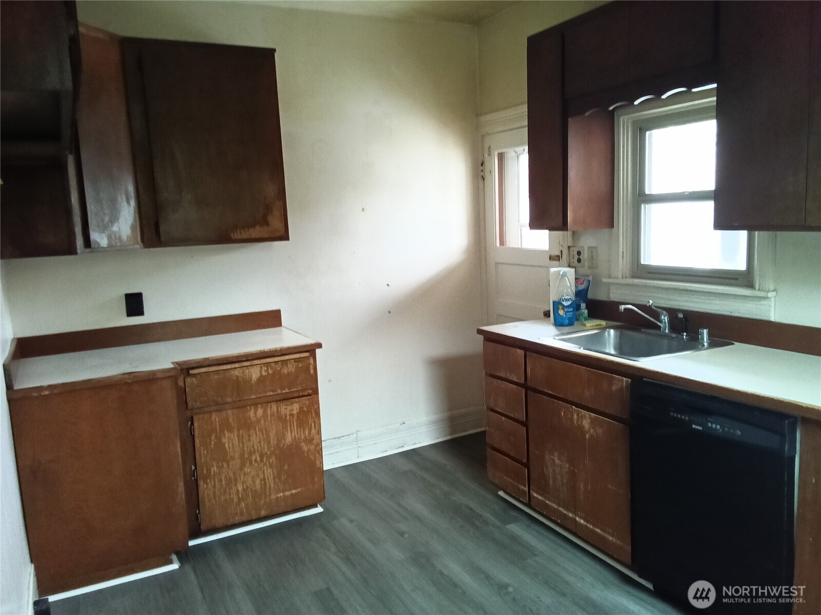 815 N Cushman Avenue Property Photo 8