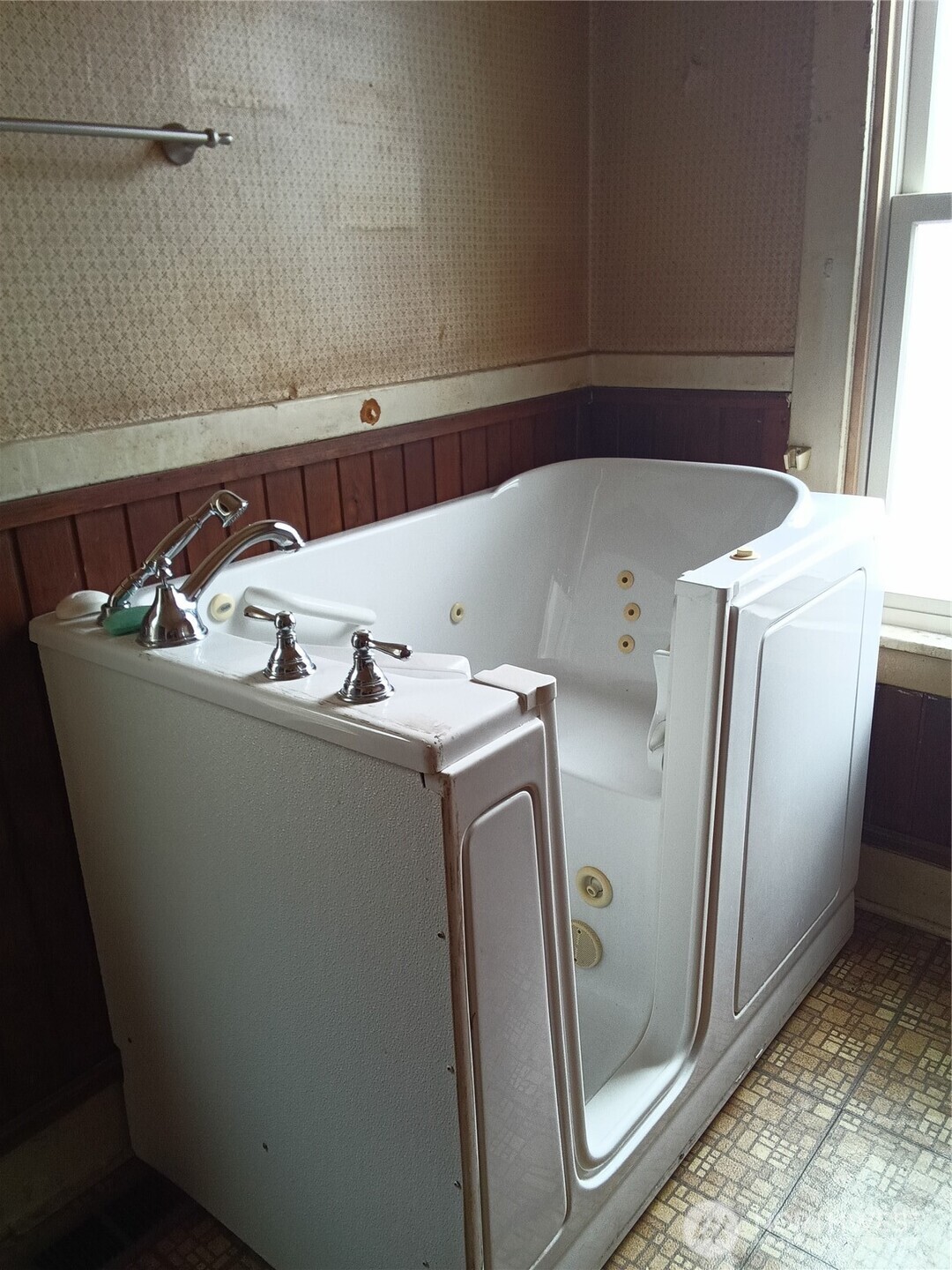 815 N Cushman Avenue Property Photo 10
