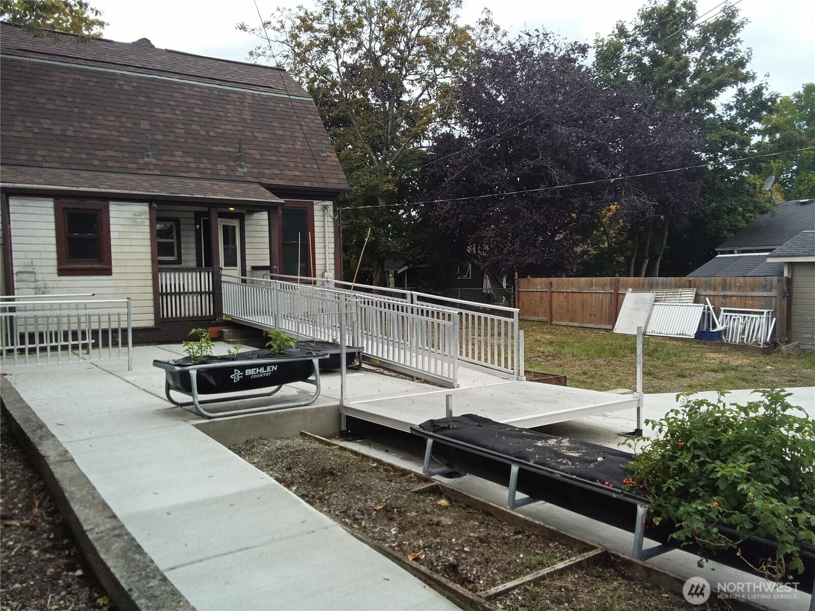 815 N Cushman Avenue Property Photo 16