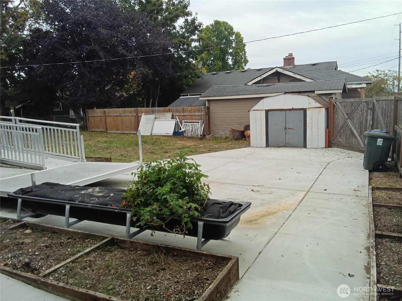 815 N Cushman Avenue Property Photo 17